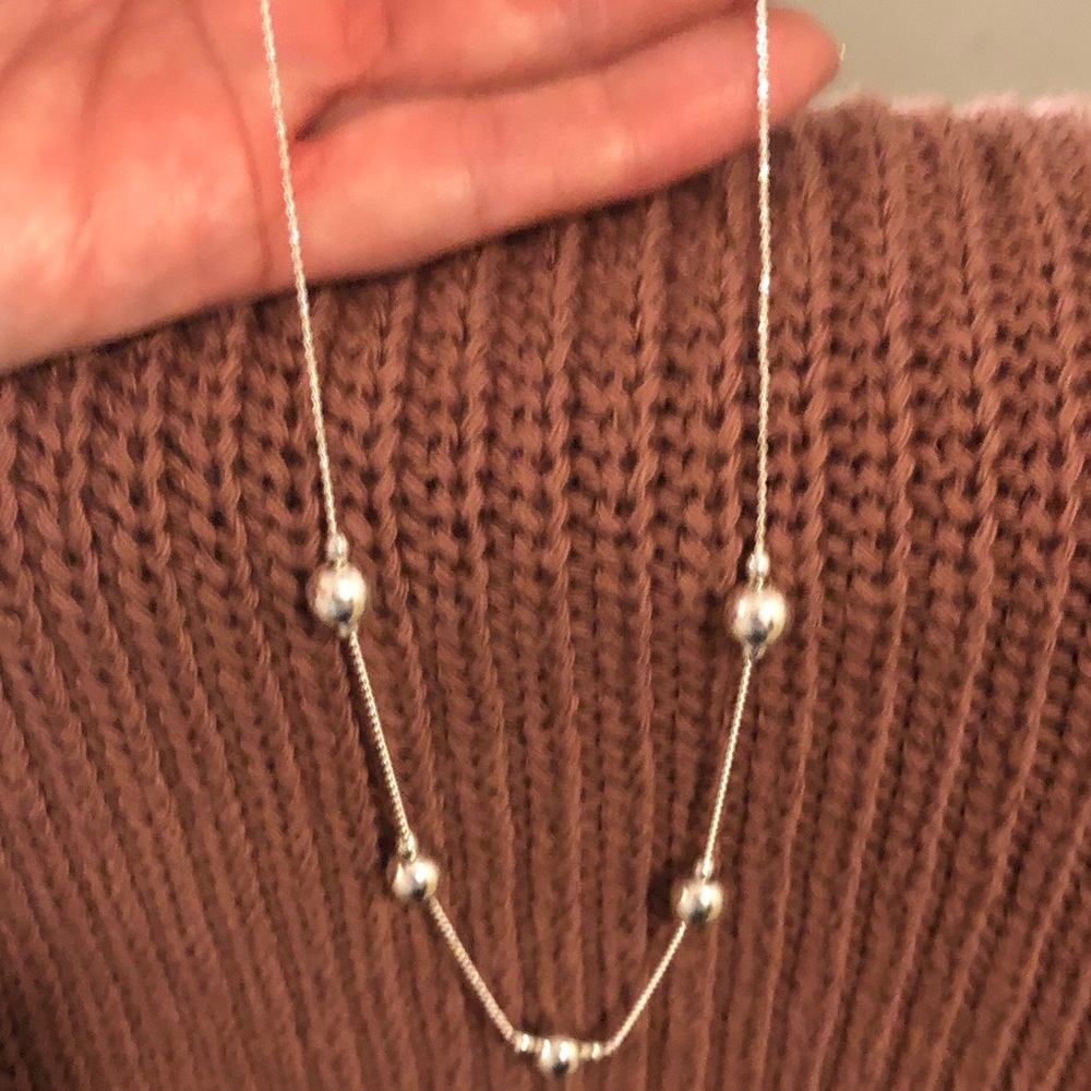 Sterling Silver 18” stationary ball necklace